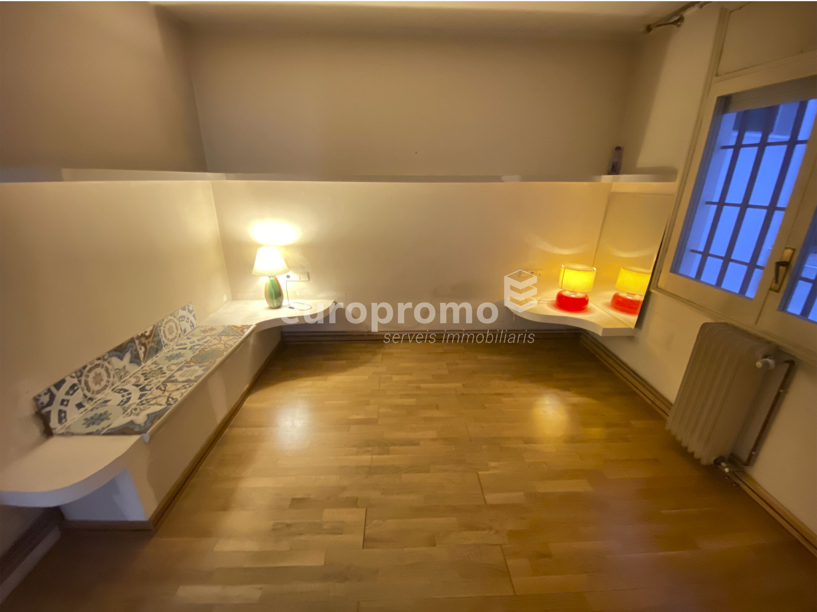 Piso de 172m2 con párquing incluido  situado en pleno centro de Girona!